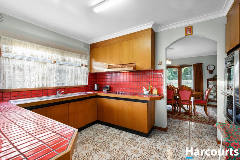 Photo - 11 Exell Drive, Dandenong North VIC 3175 - Image 7