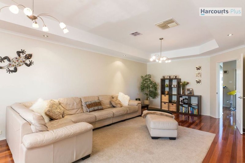 Photo - 11 Fairhill Street, Hallett Cove SA 5158 - Image 5