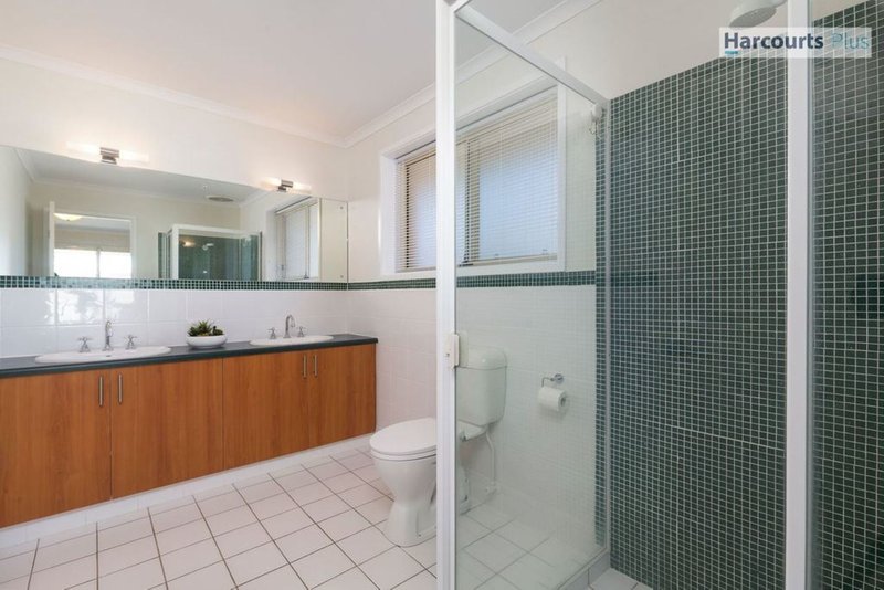 Photo - 11 Fairhill Street, Hallett Cove SA 5158 - Image 12