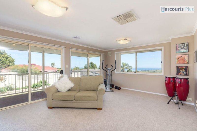 Photo - 11 Fairhill Street, Hallett Cove SA 5158 - Image 13