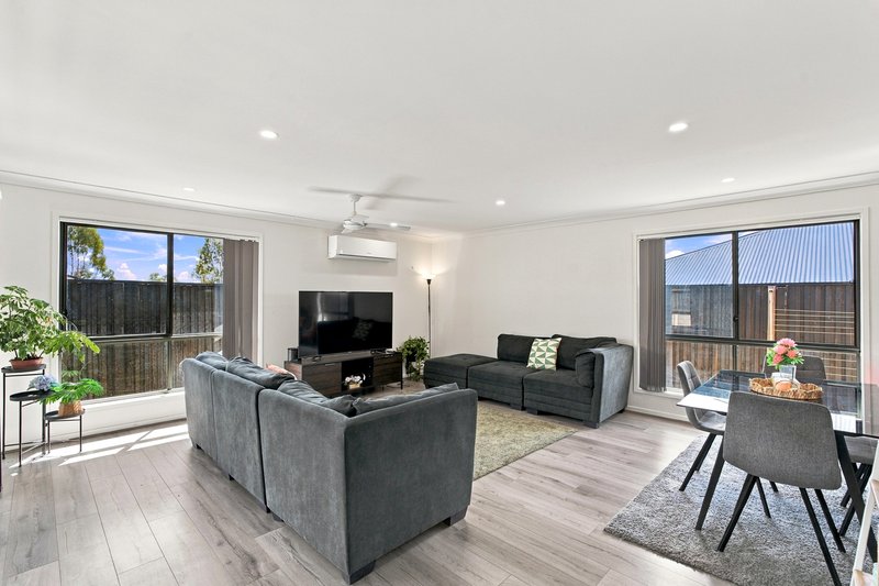 Photo - 11 Fairmount Circuit, Yarrabilba QLD 4207 - Image 6