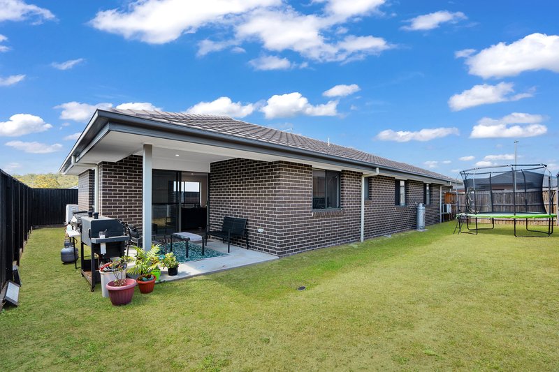 Photo - 11 Fairmount Circuit, Yarrabilba QLD 4207 - Image 16