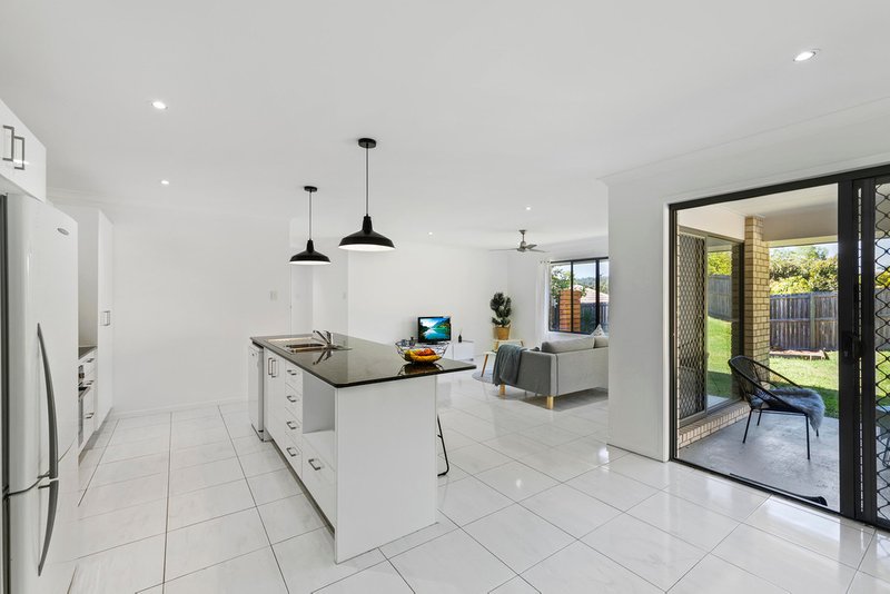 Photo - 11 Fairview Court, Mooloolah Valley QLD 4553 - Image 2