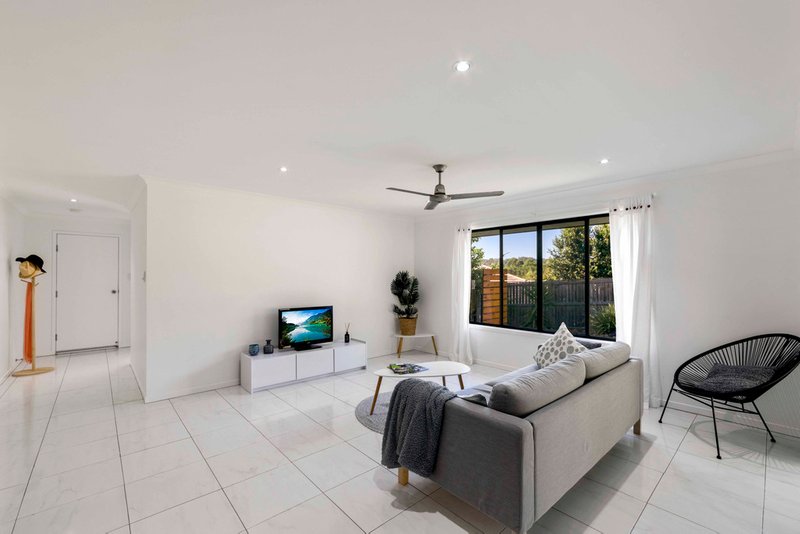 Photo - 11 Fairview Court, Mooloolah Valley QLD 4553 - Image 3