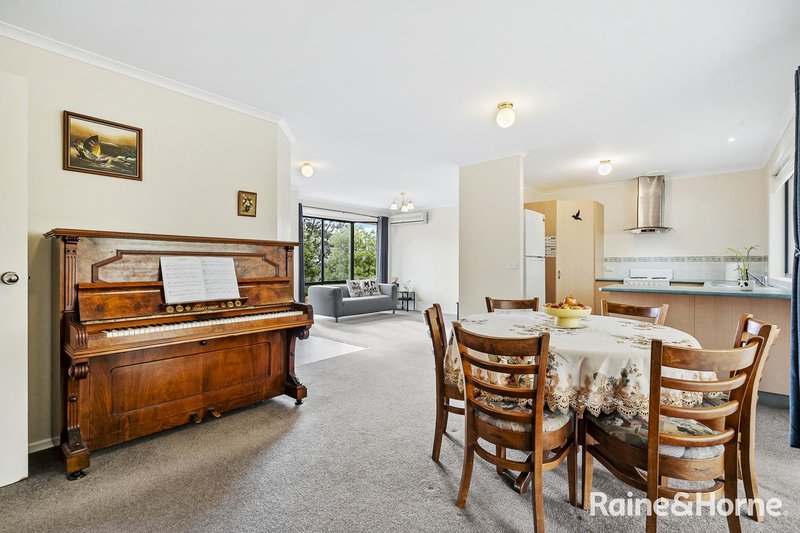 Photo - 11 Fairview Drive, Kingston TAS 7050 - Image 2