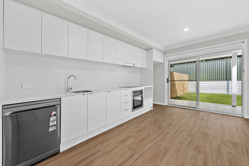 Photo - 1/1 Falcon Road, Park Ridge QLD 4125 - Image 8