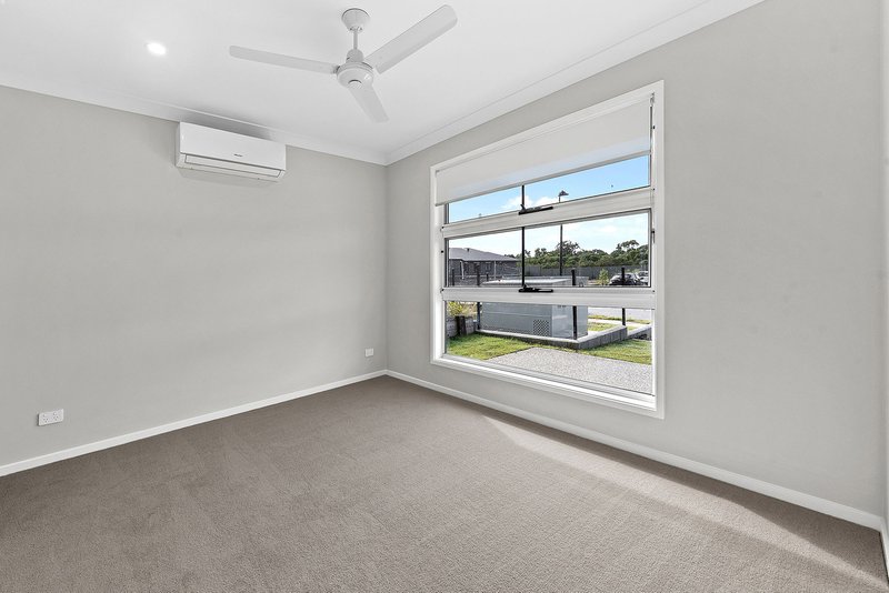 1/1 Falcon Road, Park Ridge QLD 4125