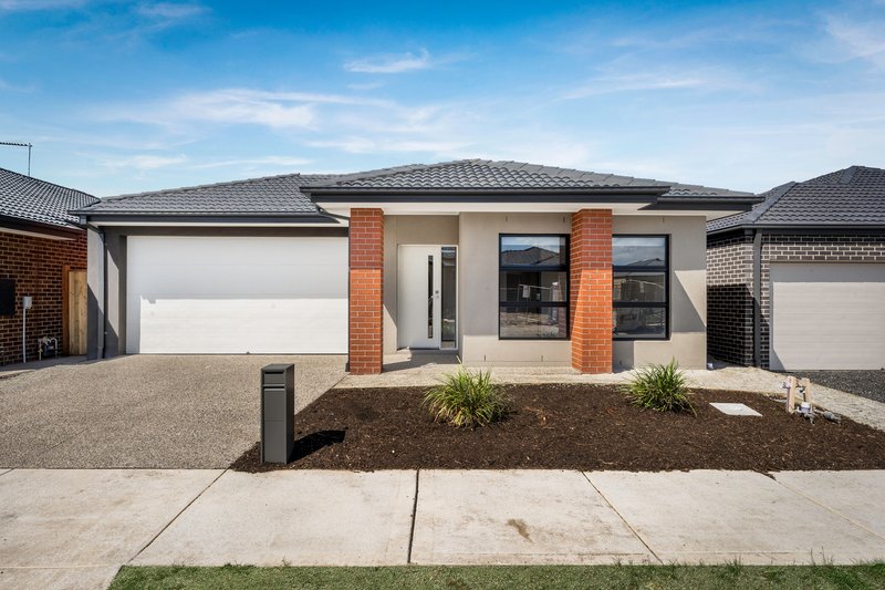 11 Falkor Road, Officer VIC 3809