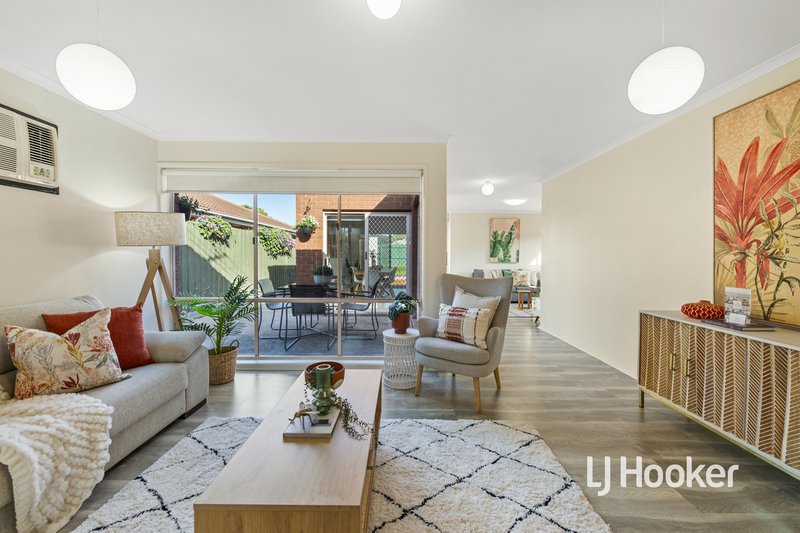 Photo - 11 Farrant Court, Altona Meadows VIC 3028 - Image 5