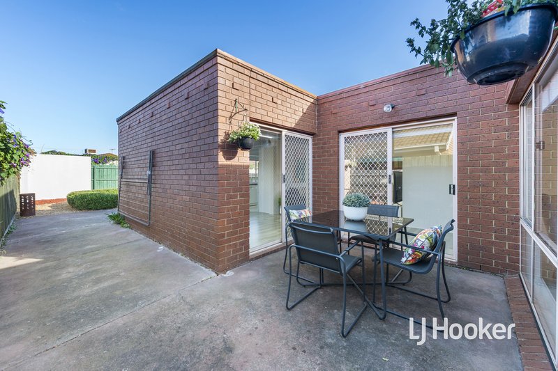 Photo - 11 Farrant Court, Altona Meadows VIC 3028 - Image 13