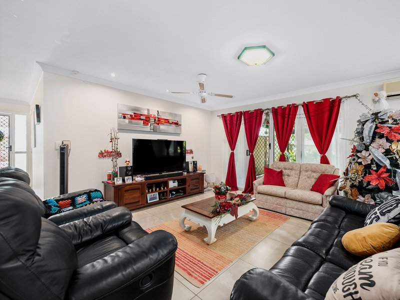 Photo - 11 Ferngrove Court, Heritage Park QLD 4118 - Image 2