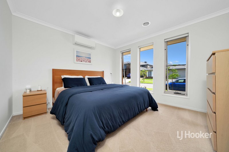 Photo - 11 Festivity Street, Tarneit VIC 3029 - Image 2