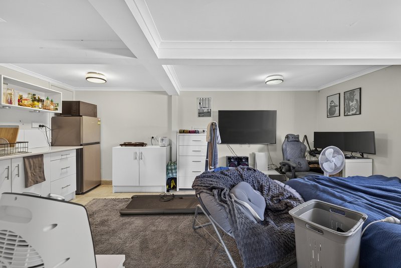 Photo - 11 Fewtrell Avenue, Revesby Heights NSW 2212 - Image 18