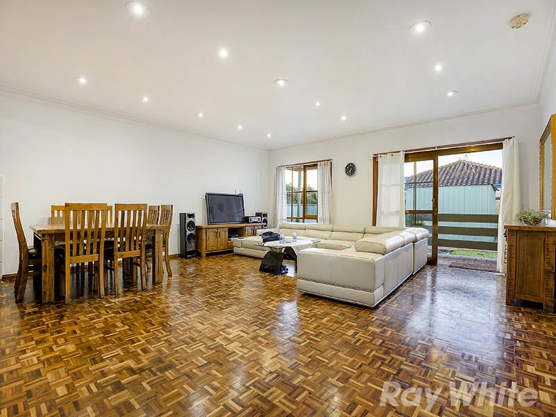 Photo - 11 Field Avenue, Edithvale VIC 3196 - Image 2