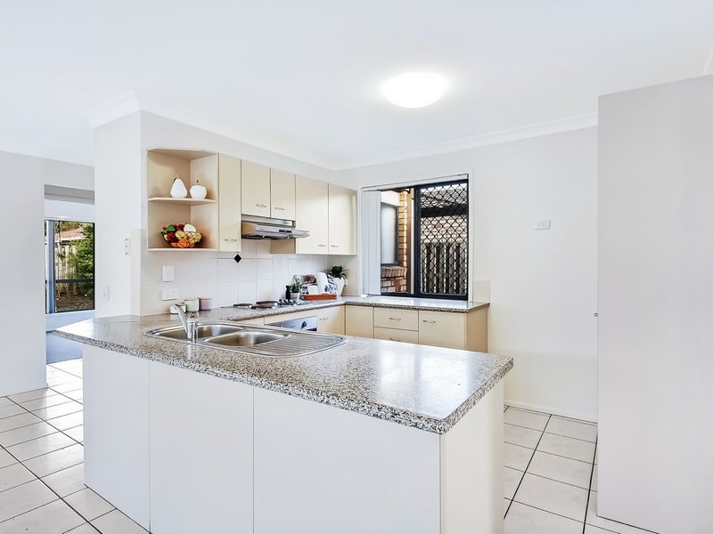 Photo - 11 Figtree Place, Bracken Ridge QLD 4017 - Image 7