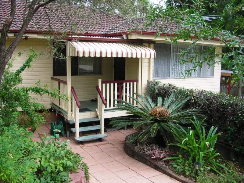 Photo - 11 Fiona Street, Bellbird Park QLD 4300 - Image 2