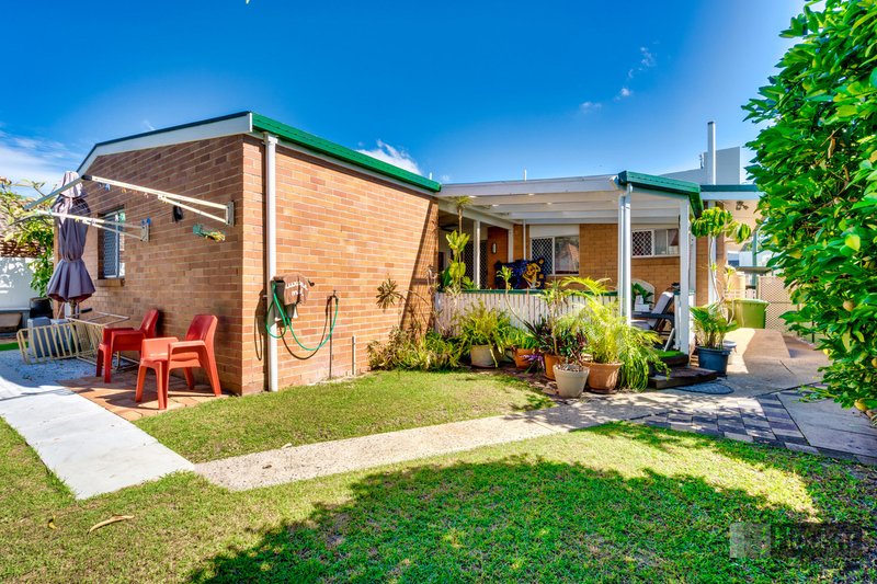 Photo - 11 Fiona Street, Biggera Waters QLD 4216 - Image 16