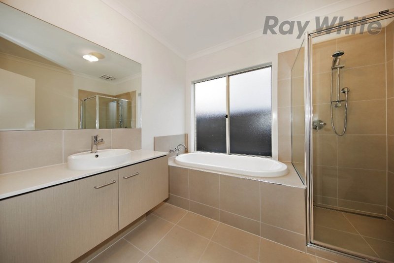 Photo - 11 Fireside Avenue, Point Cook VIC 3030 - Image 5