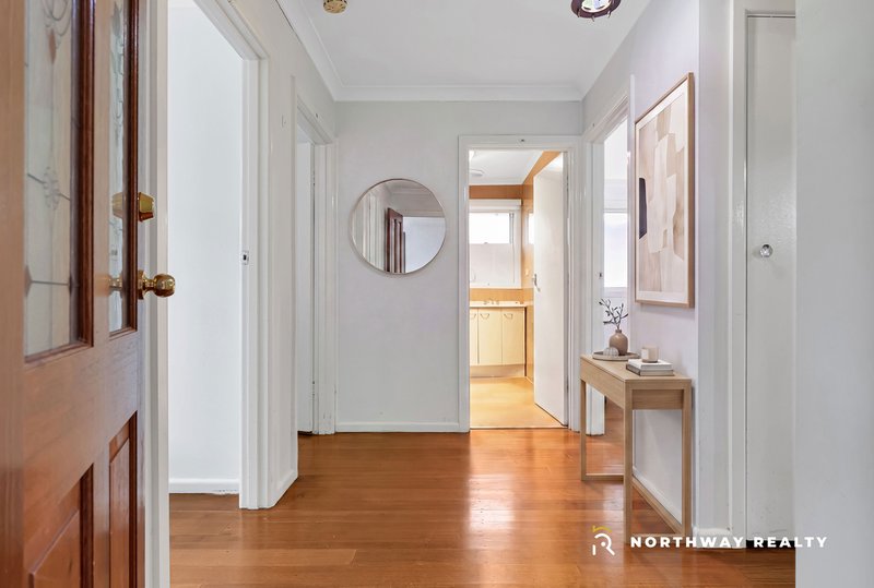 Photo - 11 First Avenue, Craigieburn VIC 3064 - Image 2