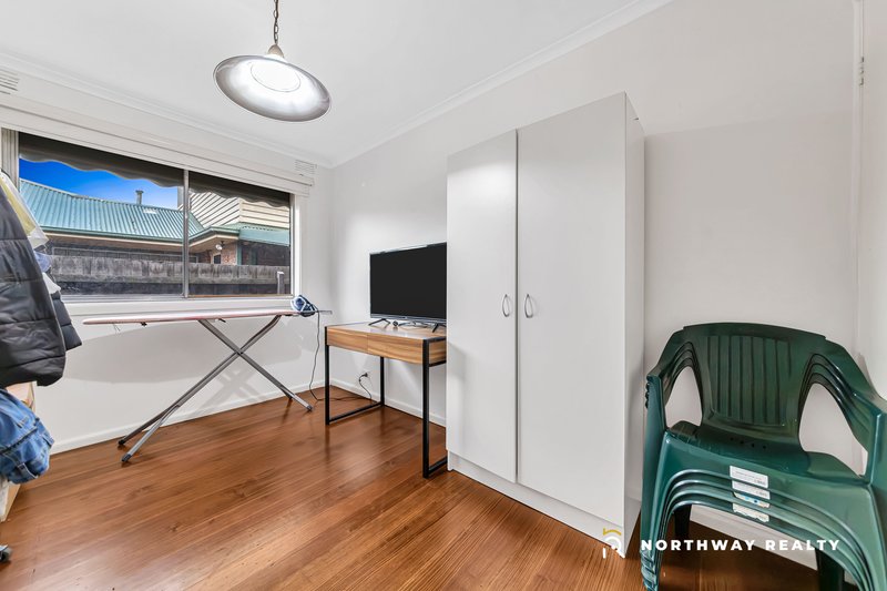 Photo - 11 First Avenue, Craigieburn VIC 3064 - Image 7