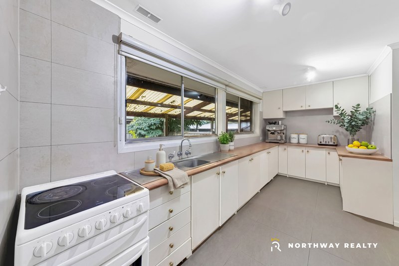 Photo - 11 First Avenue, Craigieburn VIC 3064 - Image 9