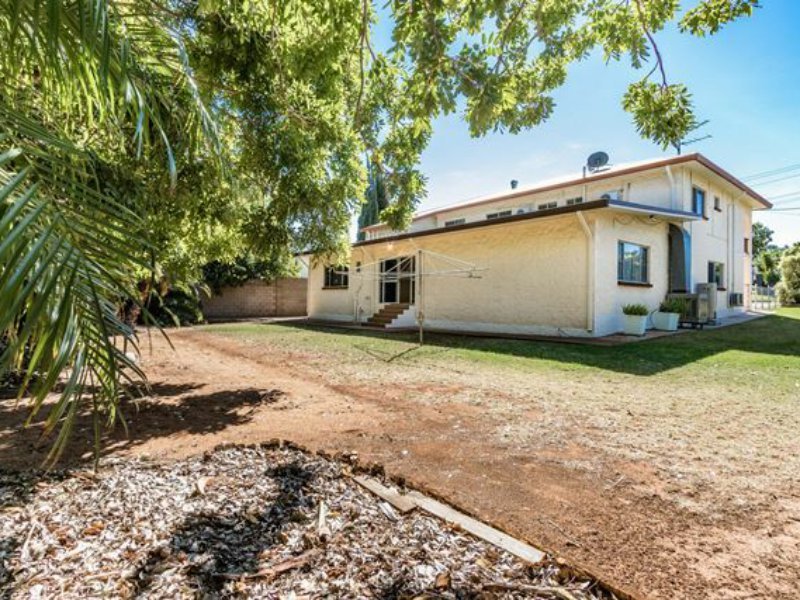 Photo - 11 Fisher Drive, Mount Isa QLD 4825 - Image 4