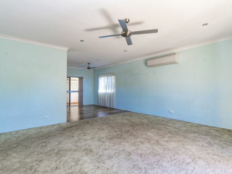 Photo - 11 Fisher Drive, Mount Isa QLD 4825 - Image 5