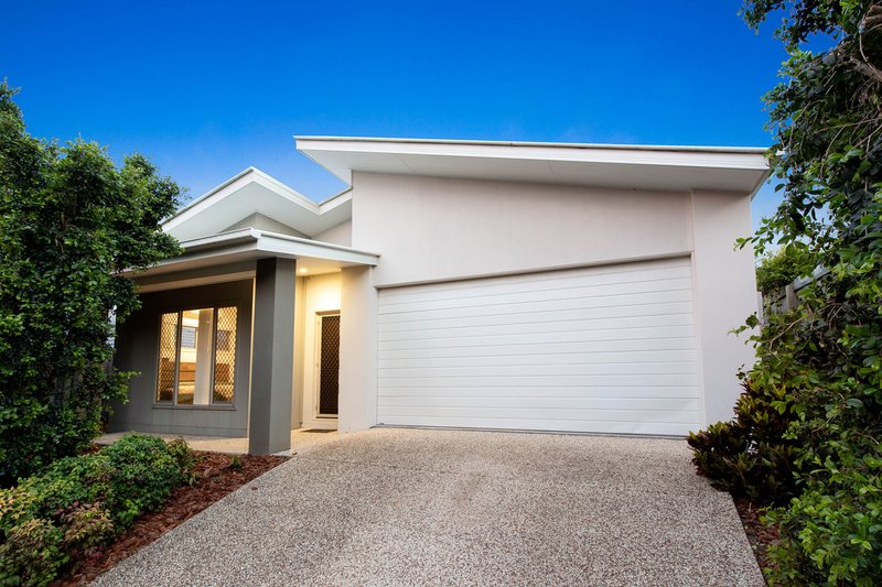 Photo - 11 Flagstaff Place, Upper Kedron QLD 4055 - Image 12