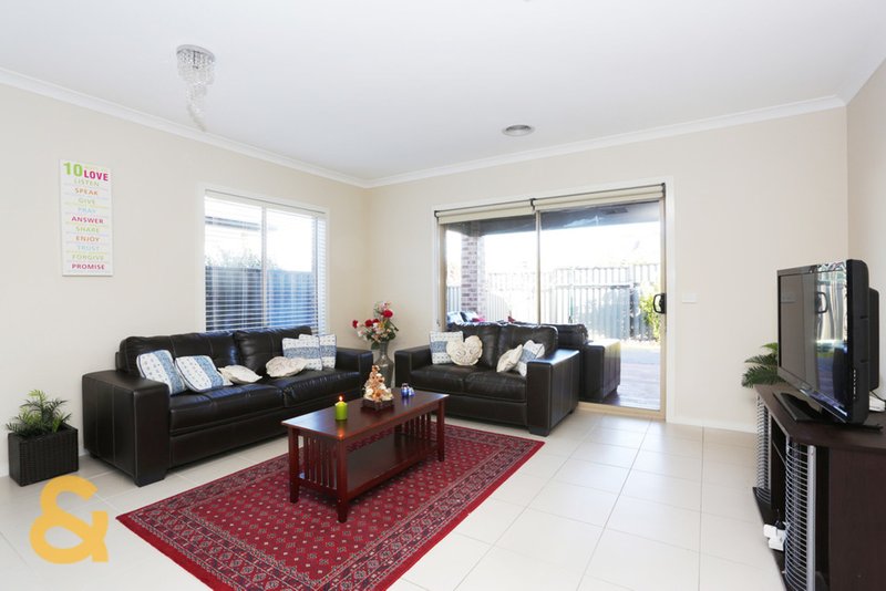 Photo - 11 Flannery Street, Craigieburn VIC 3064 - Image 6