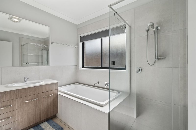 Photo - 11 Fleming Street, Logan Reserve QLD 4133 - Image 2