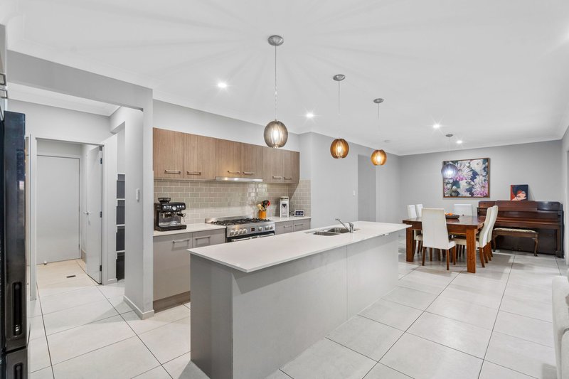 Photo - 11 Fleming Street, Logan Reserve QLD 4133 - Image 11