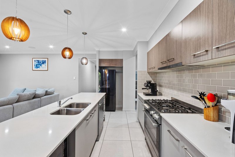 Photo - 11 Fleming Street, Logan Reserve QLD 4133 - Image 12