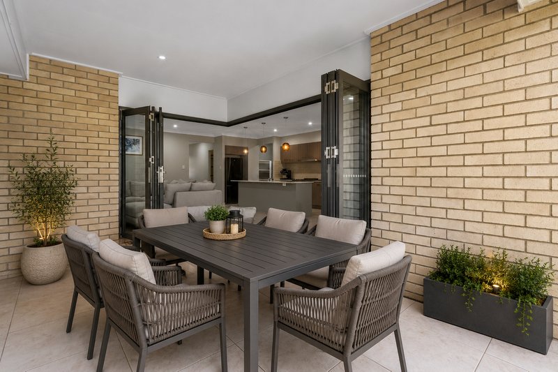 Photo - 11 Fleming Street, Logan Reserve QLD 4133 - Image 17