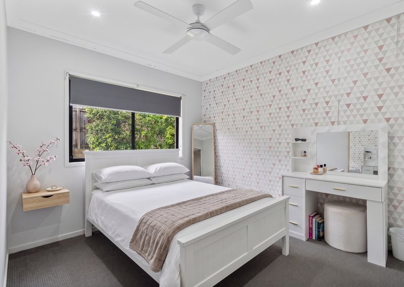 Photo - 11 Fleming Street, Logan Reserve QLD 4133 - Image 21