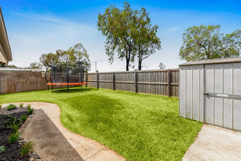 Photo - 11 Flemington Crescent, Werribee VIC 3030 - Image 10