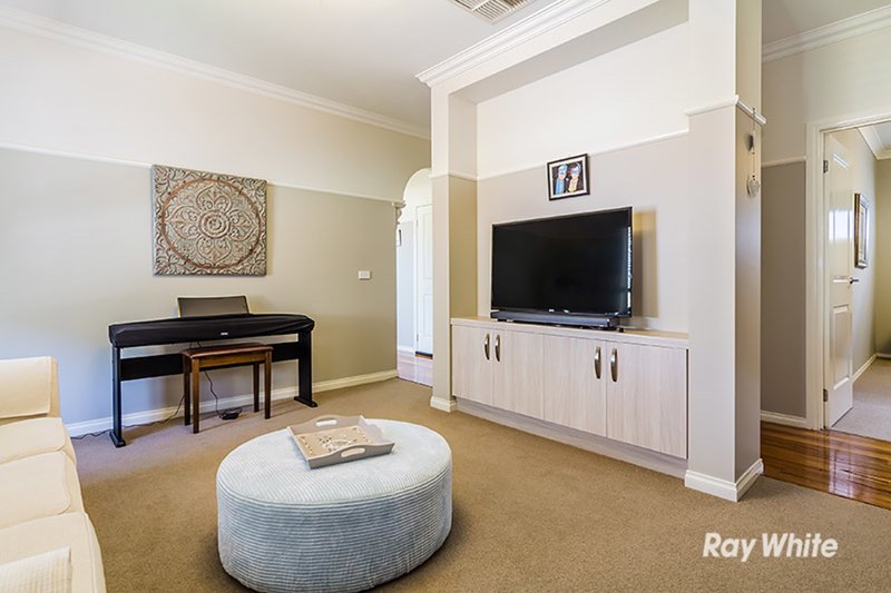 Photo - 11 Fortuna Crescent, Cranbourne West VIC 3977 - Image 3