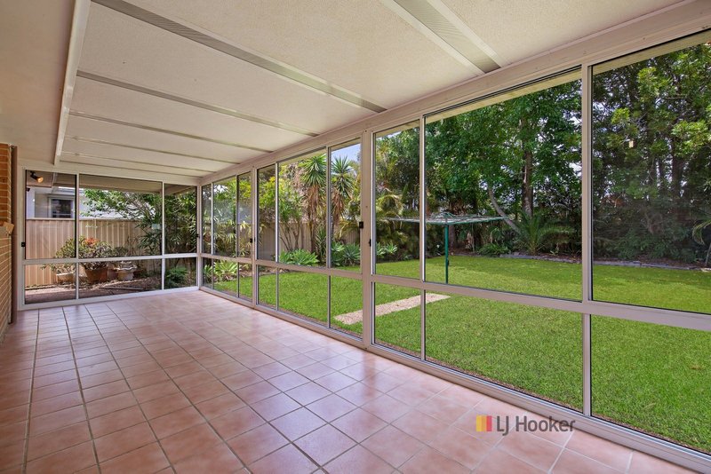 Photo - 11 Fourth Avenue, Toukley NSW 2263 - Image 4