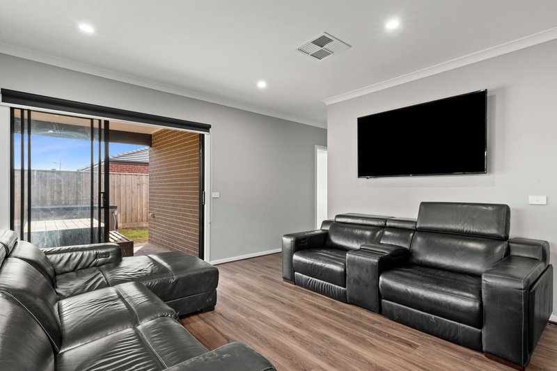 Photo - 11 Fragrant Drive, Lara VIC 3212 - Image 7