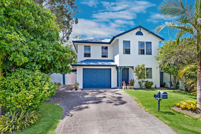 11 Fran Avenue, Berkeley Vale NSW 2261