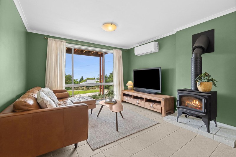 Photo - 11 Frederick Place, Kurrajong Heights NSW 2758 - Image 3