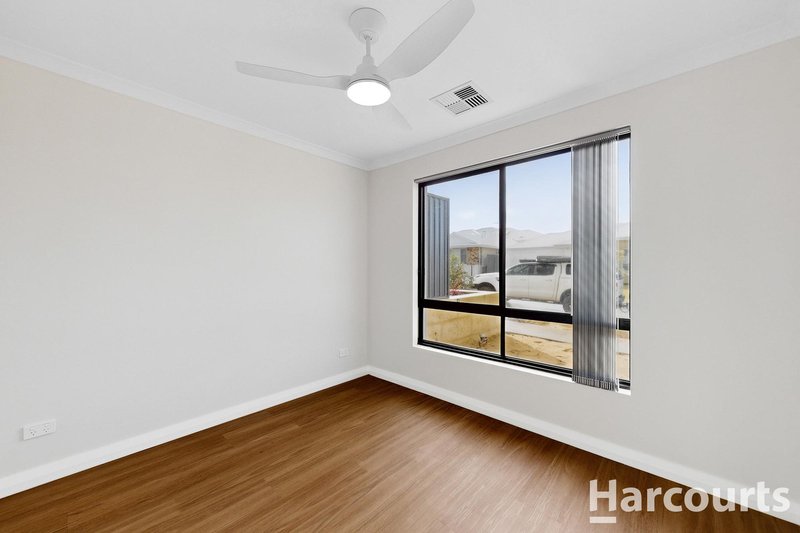Photo - 11 Fringelily Way, Sinagra WA 6065 - Image 7