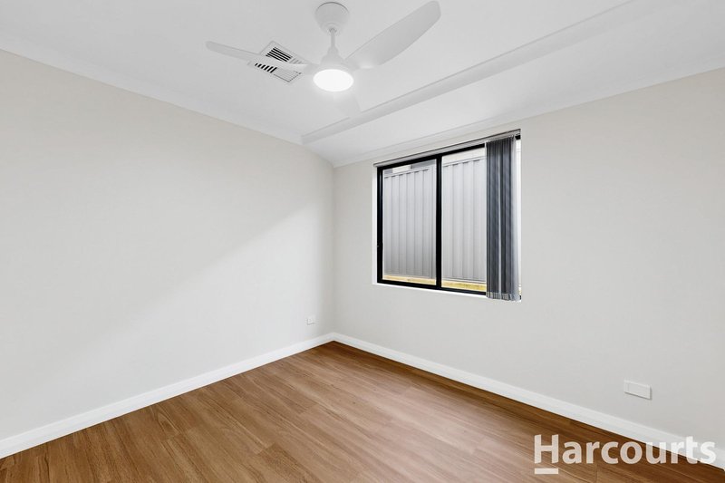 Photo - 11 Fringelily Way, Sinagra WA 6065 - Image 11