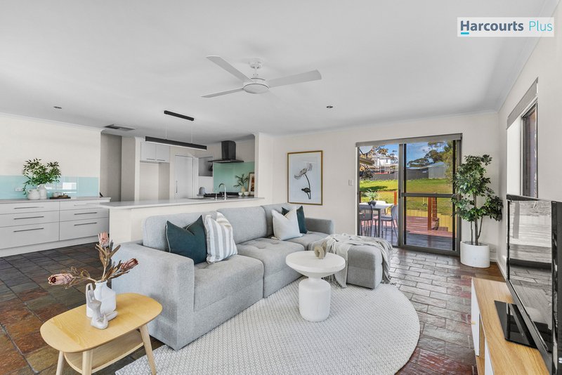 Photo - 11 Fryer Street, Hallett Cove SA 5158 - Image 5