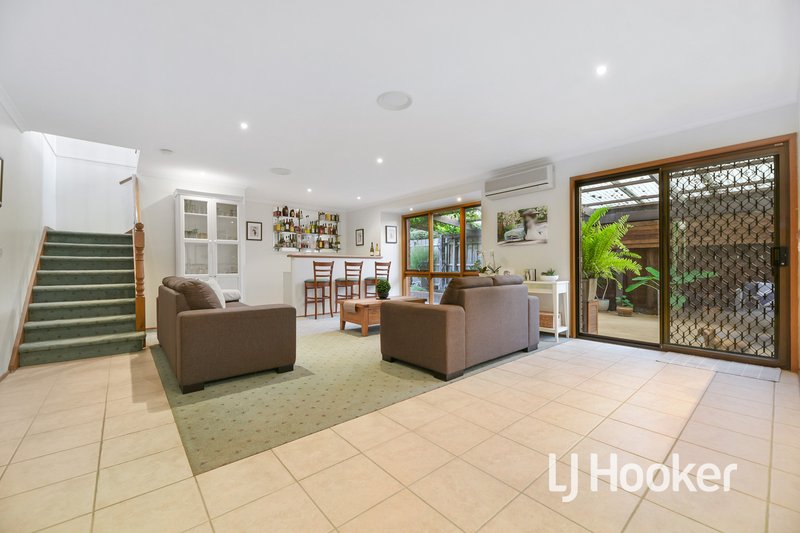 Photo - 11 Funston Court, Pakenham VIC 3810 - Image 3