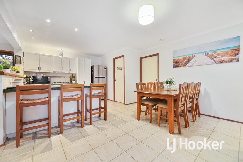 Photo - 11 Funston Court, Pakenham VIC 3810 - Image 5