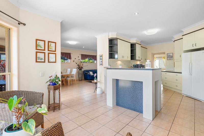 Photo - 11 Galley Way, Birkdale QLD 4159 - Image 9