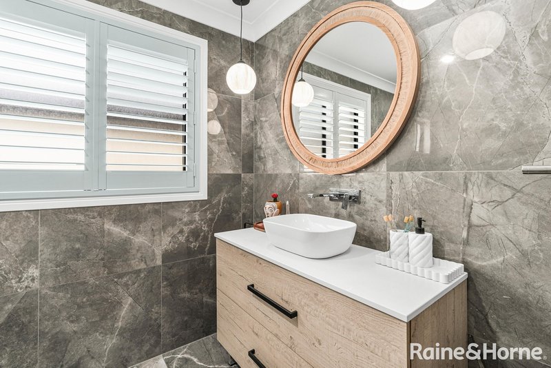 Photo - 11 Gardenia Crescent, Bomaderry NSW 2541 - Image 6