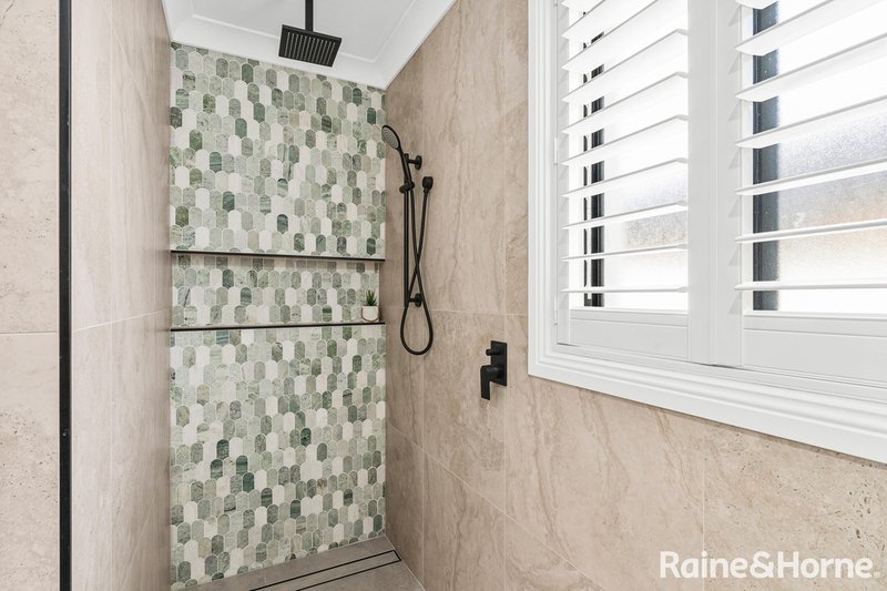 Photo - 11 Gardenia Crescent, Bomaderry NSW 2541 - Image 9