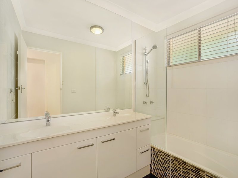 Photo - 11 Garland Crescent, Lismore Heights NSW 2480 - Image 4