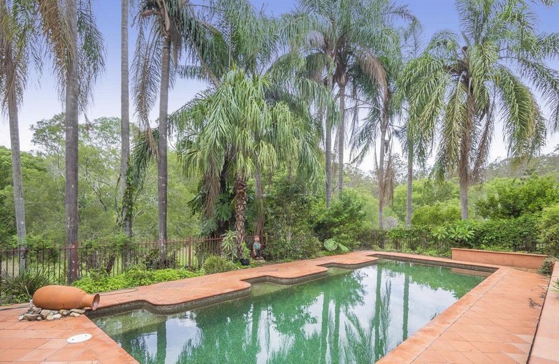 Photo - 11 Garrawin Court, Clear Mountain QLD 4500 - Image 2